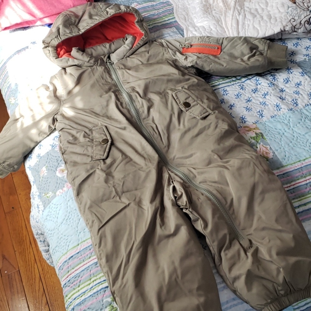 Gap snowsuit worn once